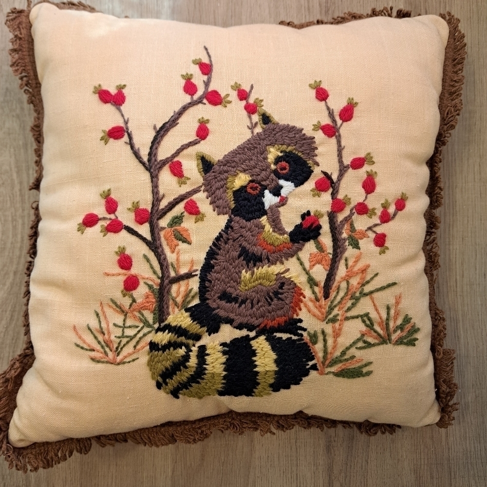 LEEWARDS Winsome Raccoon Pillow Vintage 1975 Cottagecore